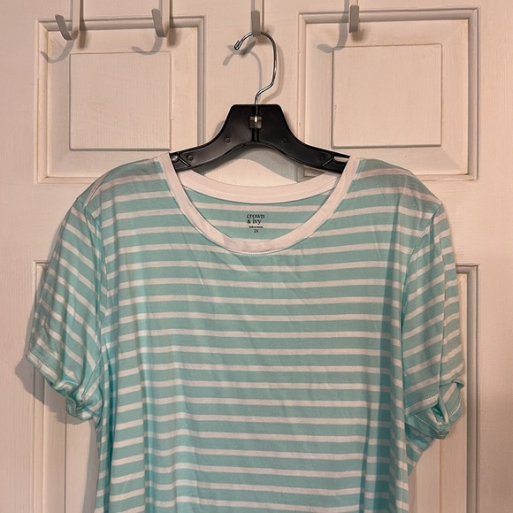 Crown & Ivy Blue and white stripes tee size 2x - Picture 2 of 3